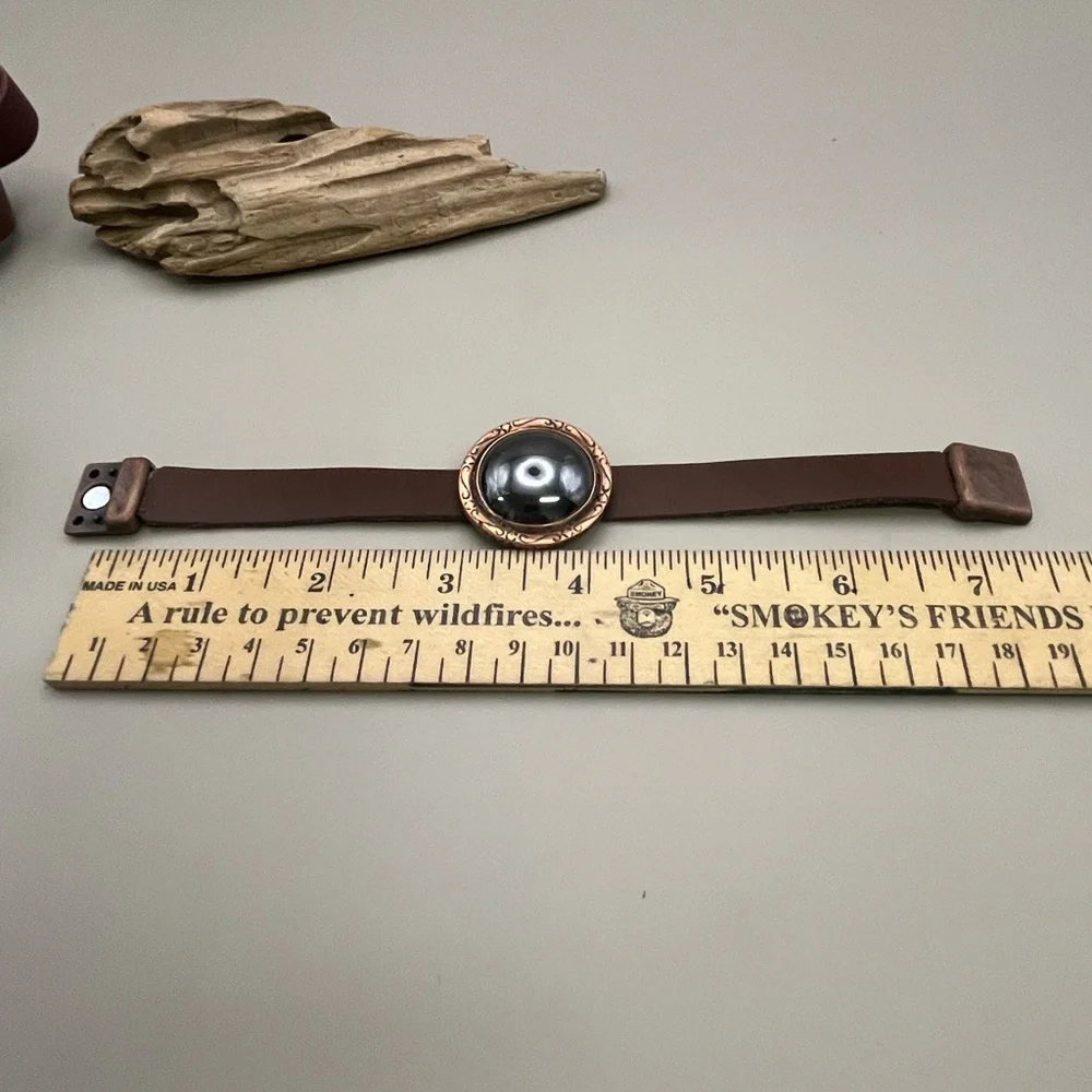 Elegant Brown Leather Bracelet with Copper Accent